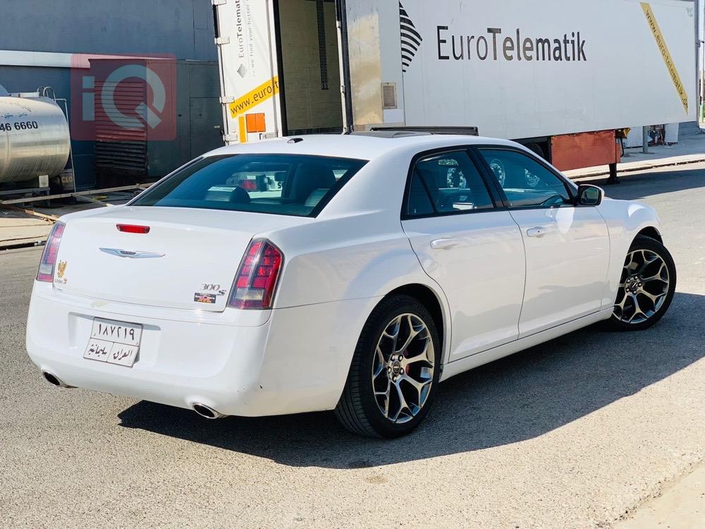 کرایسلەر 300